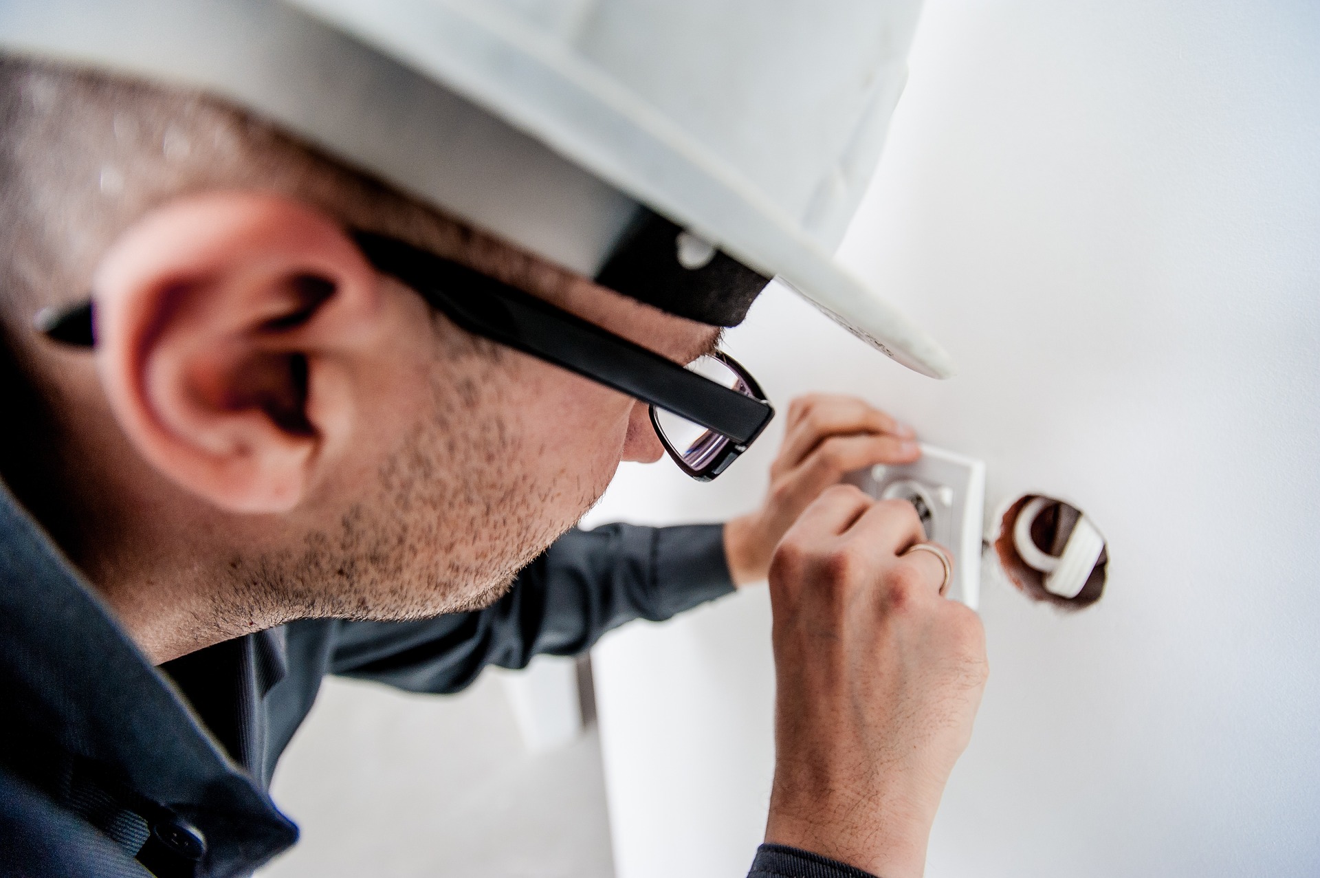 What To Look For In An Electrician